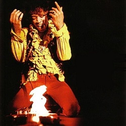 Jimi Hendrix – Guitar on Fire